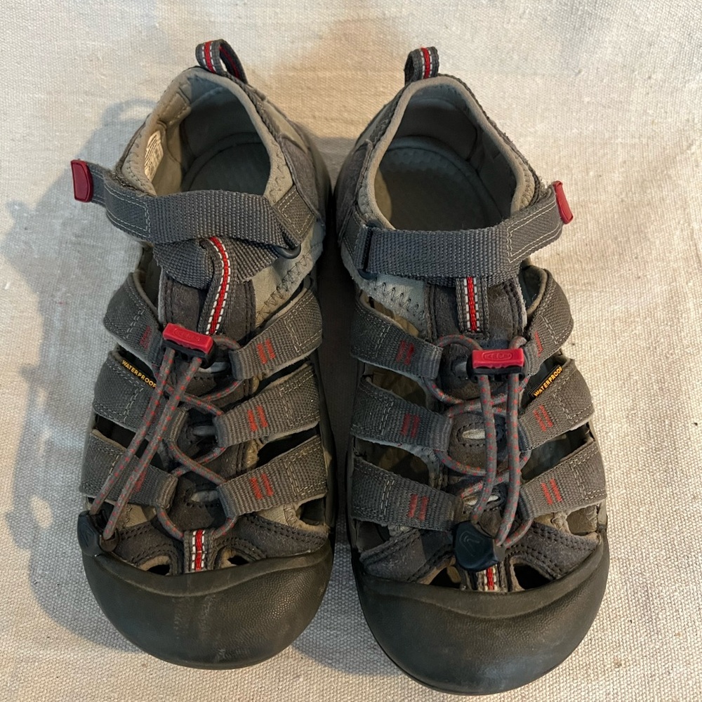 Boys Keen Blue Waterproof Water Shoes Boys Size 5 - Picture 1 of 9
